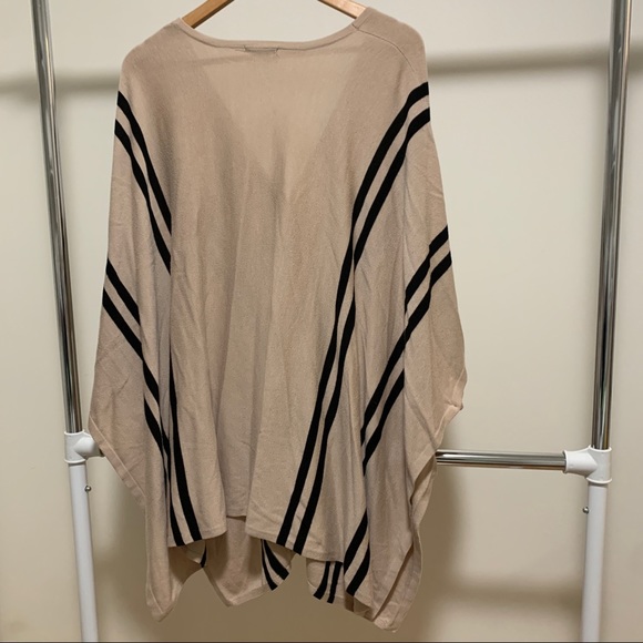 H&M Ladies One Size Topper Shawl - Picture 6 of 6